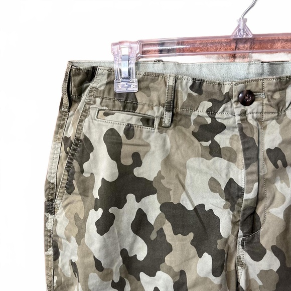 GAP Camouflage Straight High Rise Cargo Chino Camo Print Pants Size 12 - Picture 2 of 5